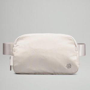 Lululemon Everywhere Belt Bag 1L NWT